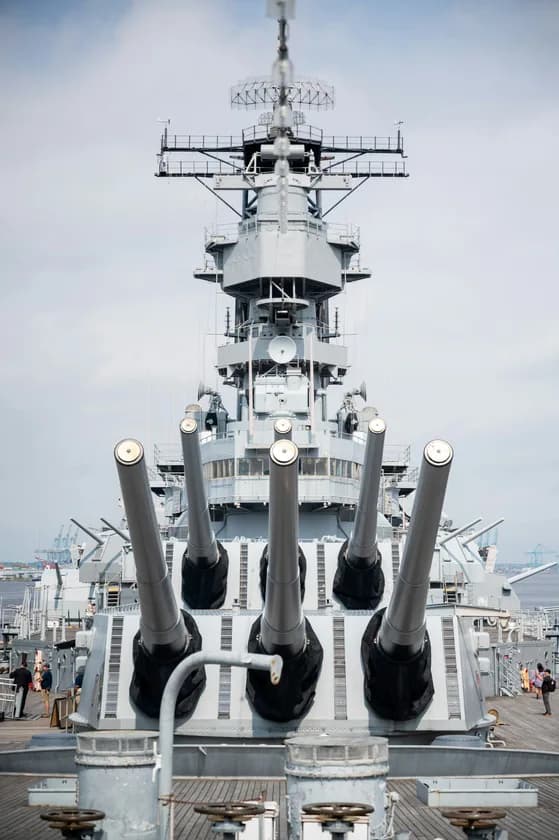 Superstructure d'un navire militaire